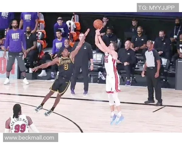 2018年11月12日热火与湖人激战回顾精彩瞬间与球员表现分析