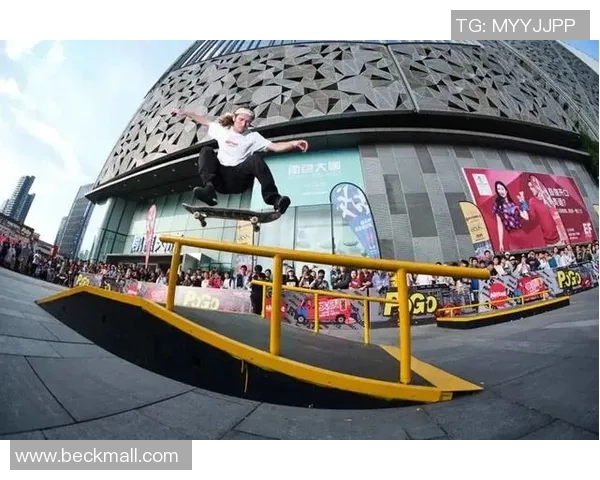 武汉飞盘队在滑板精英赛中的节奏表现分析与精彩瞬间回顾 武汉飞盘队在滑板精英赛中的节奏表现分析与精彩瞬间回顾